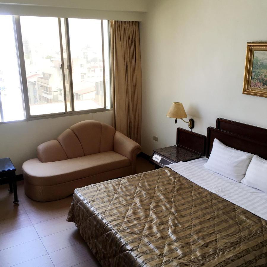 文南哥爸妻夫飯店 Hotel Tainan Buitenkant foto