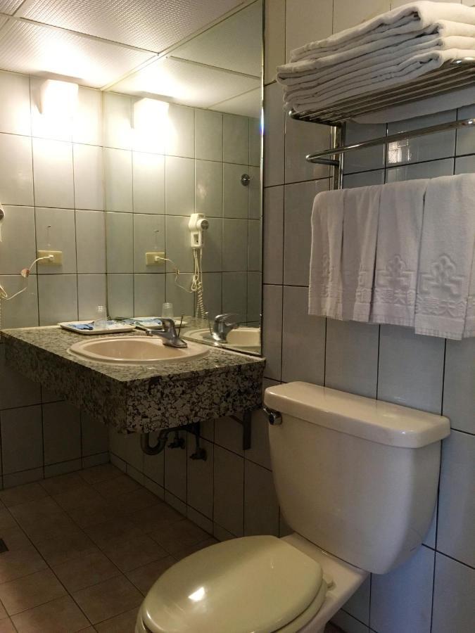 文南哥爸妻夫飯店 Hotel Tainan Buitenkant foto