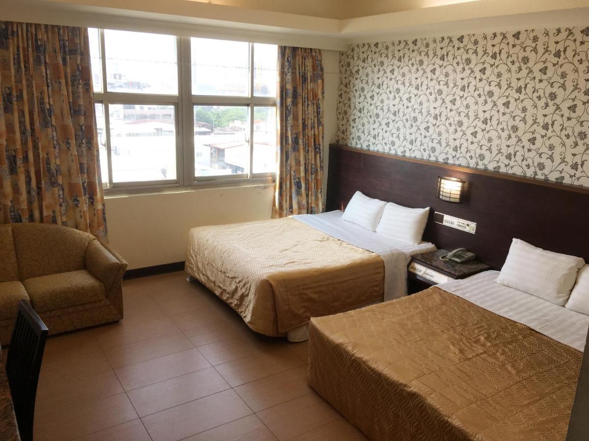 文南哥爸妻夫飯店 Hotel Tainan Buitenkant foto