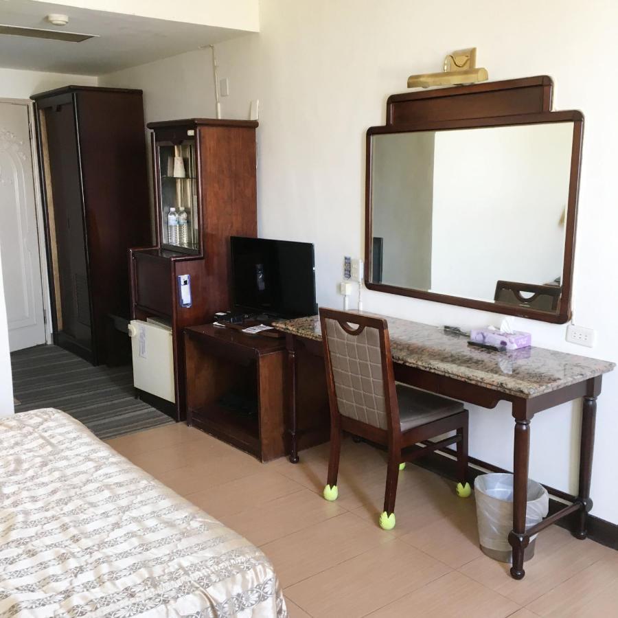 文南哥爸妻夫飯店 Hotel Tainan Buitenkant foto