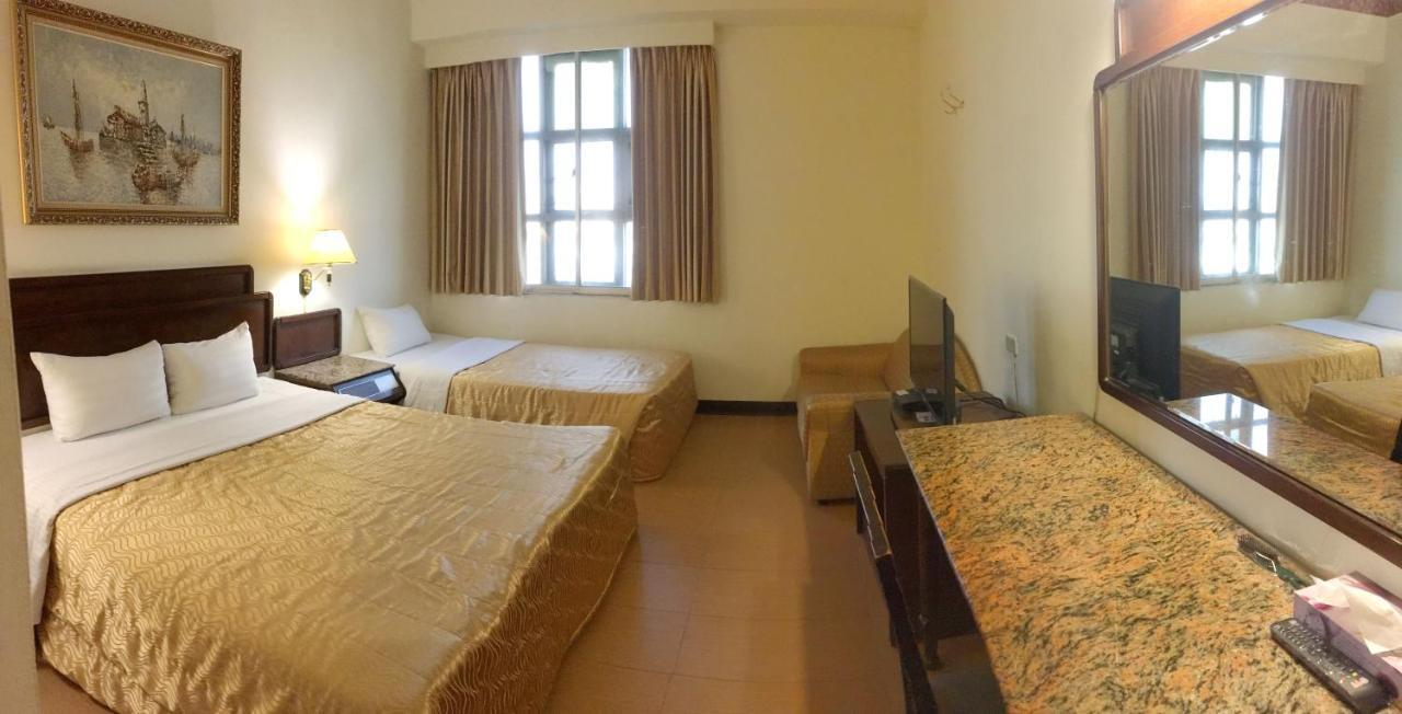 文南哥爸妻夫飯店 Hotel Tainan Buitenkant foto