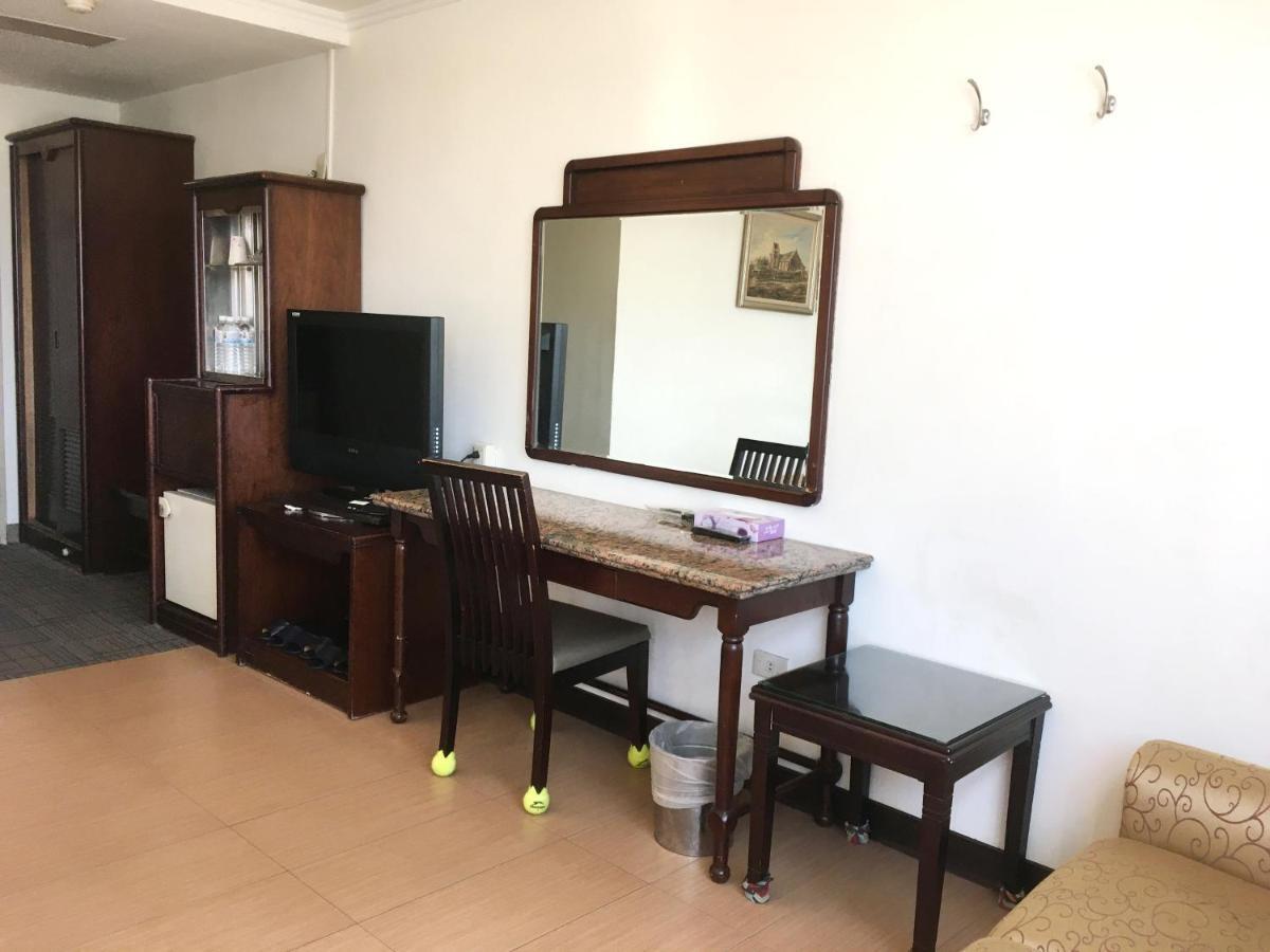 文南哥爸妻夫飯店 Hotel Tainan Buitenkant foto