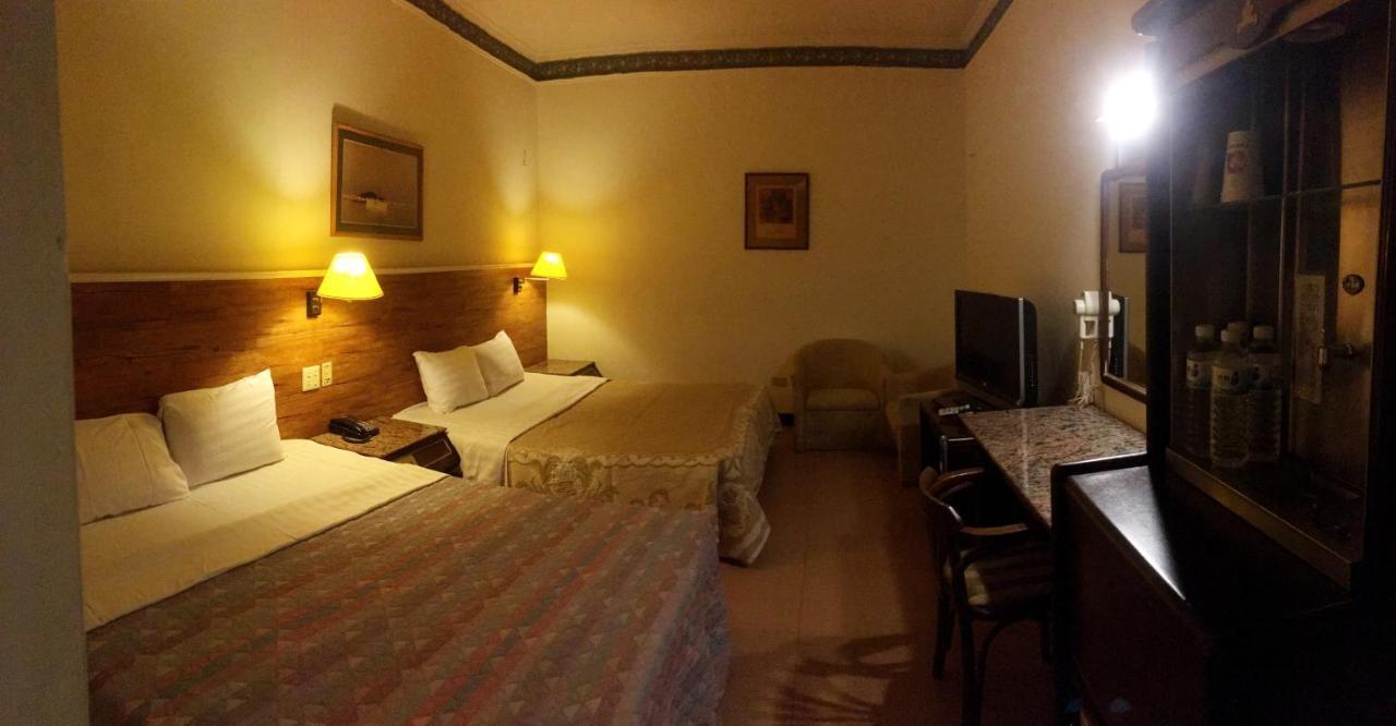 文南哥爸妻夫飯店 Hotel Tainan Buitenkant foto