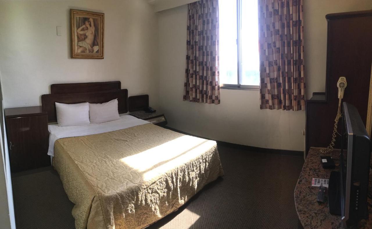 文南哥爸妻夫飯店 Hotel Tainan Buitenkant foto